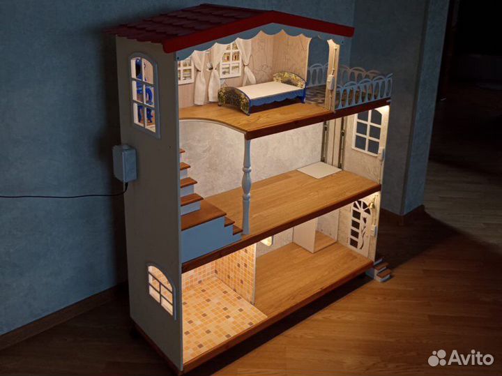 Кукольный домик с освещением