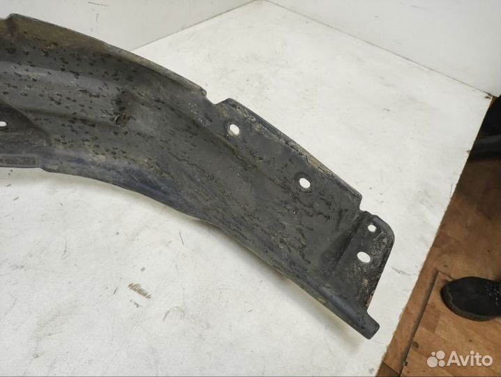 Подкрылок передний левый Mitsubishi Outlander 3