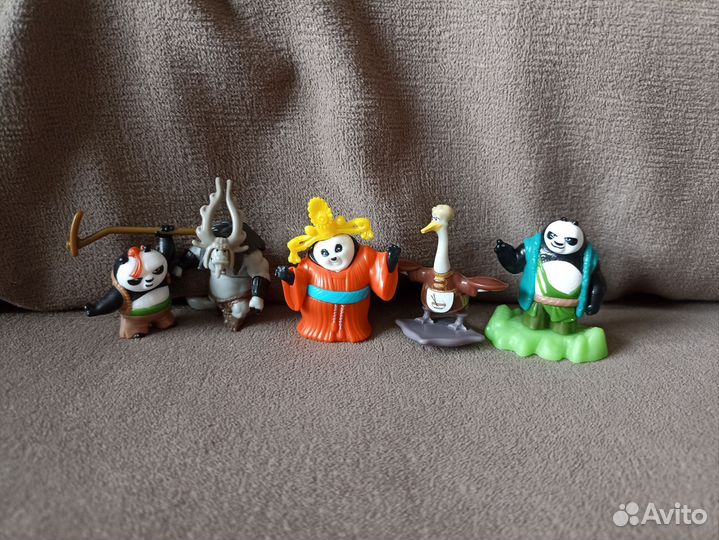 Игрушки из киндера и шаров chupa chups