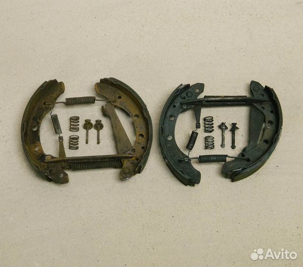 Механизм заднего тормоза Audi 80 B3