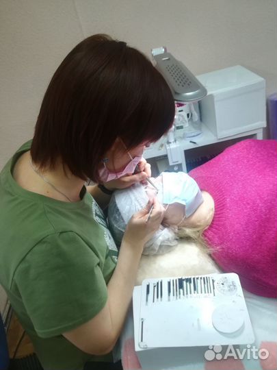 Обучение наращиванию ресниц