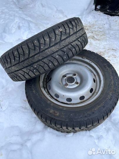 Колеса зимние Bridgestone185 65 r15 на солярис