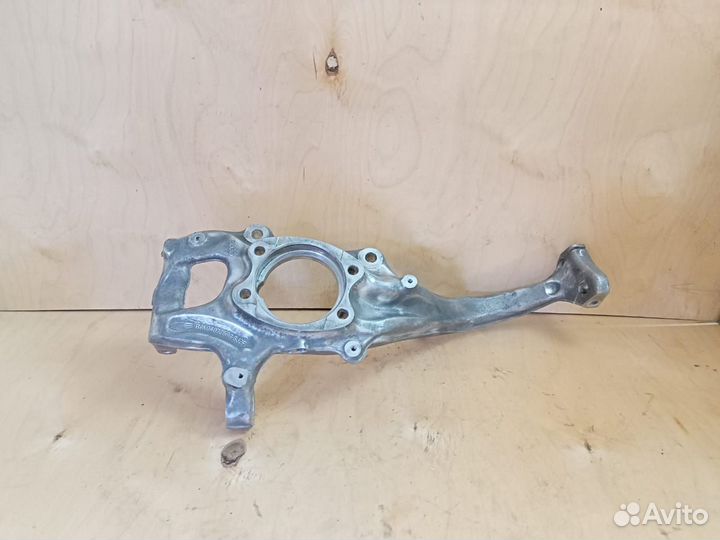 Кулак поворотный правый Audi A4 B8