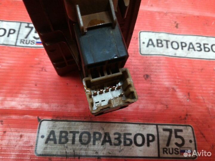 Кнопка стеклоподъемника Nissan Laurel HC35 RB20DE