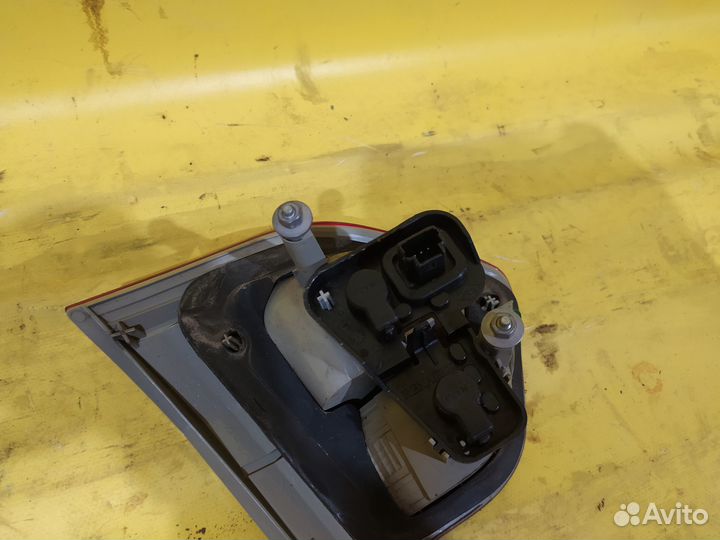 Фонарь задний внутренний правый Renault Fluence