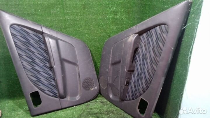 Обшивка двери Toyota Caldina