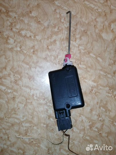 Активатор замка крышки багажника рено логан