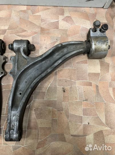 Рычаг передней подвески Opel Astra j Gtc