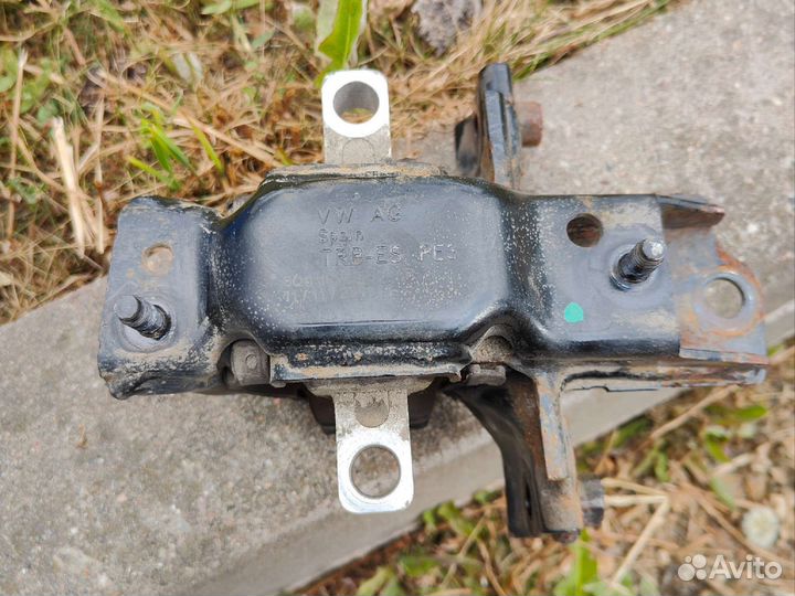 Опора двигателя Skoda Fabia 2