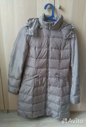 Пуховик бежевый 44 р. (S/M), наполнитель пух