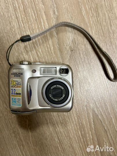 Компактный фотоаппарат