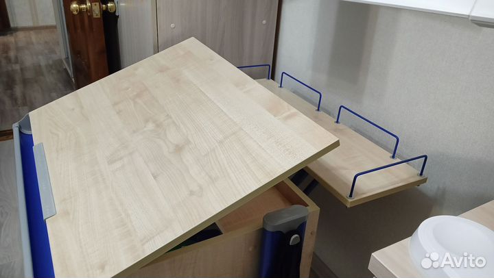 Школьная парта