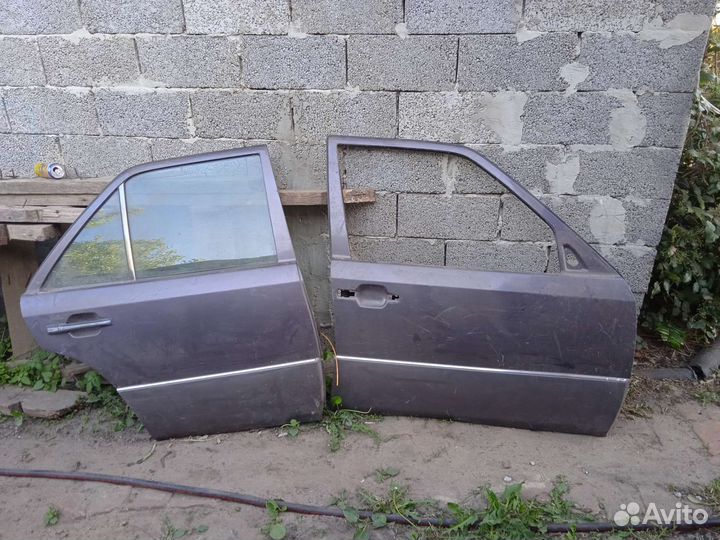 Двери на мерседес 190