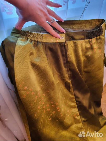 Костюм юбка и кофточка салатовый