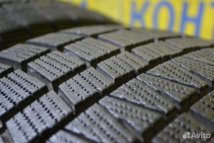 Nankang ESSN-1 Corsafa 215/50 R17