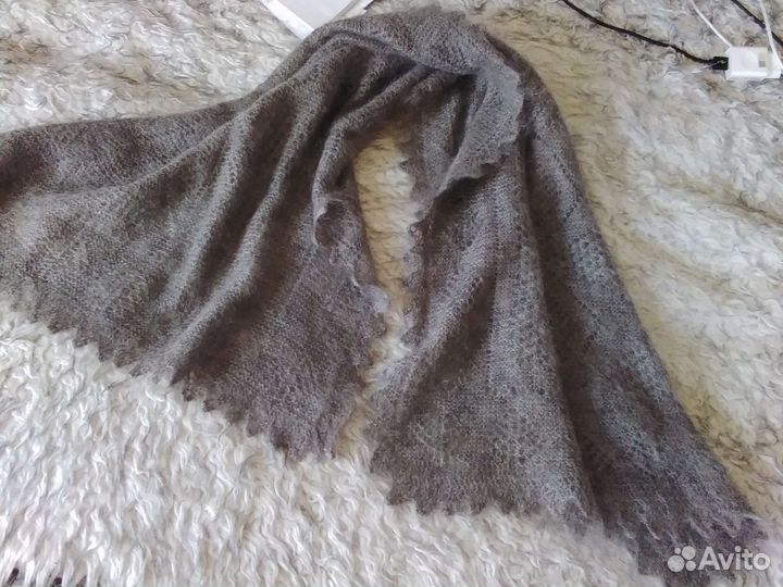 Шаль пуховая ручная работа