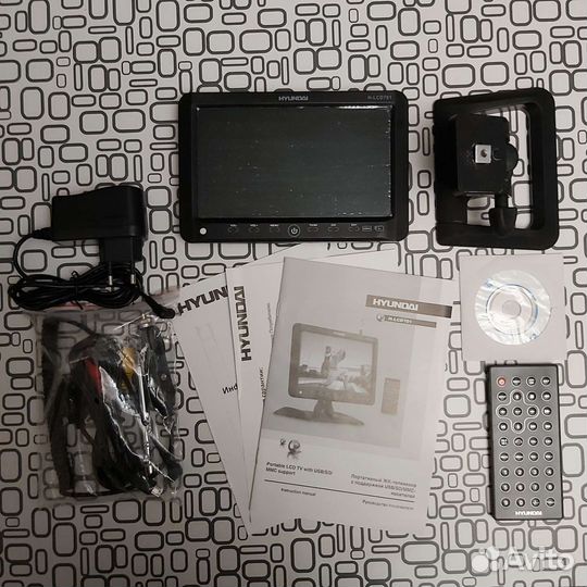 Автомобильный жк-телевизор Hyundai H-LCD701
