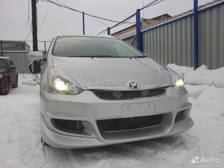 Toyota Wish передний бампер 