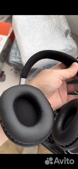 Беспроводные наушники JBL live 660 nc