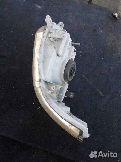 Фара передняя левая Nissan Serena C24