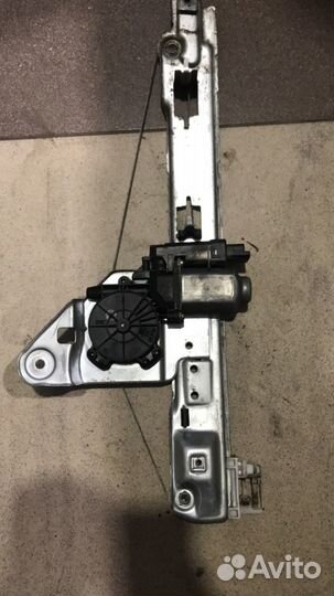 Стеклоподъемник электрический задний левый Renault