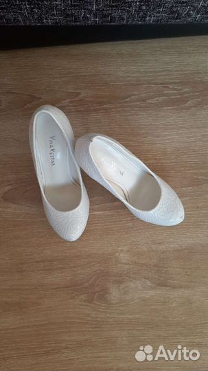 Туфли белые (свадебные, на выпускной.) 36