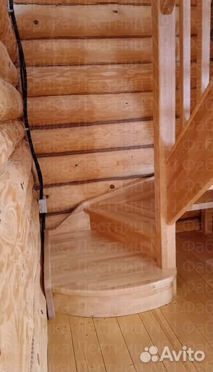 Лестница на металлическом каркасе