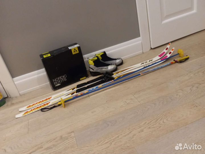 Беговые лыжи детские и палочки