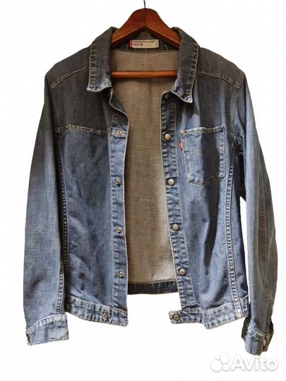 Безобидная джинсовка Levi's оригинал