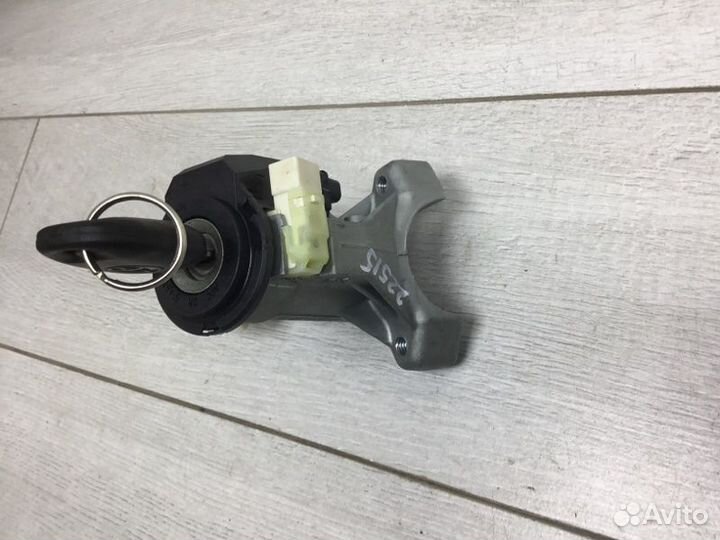 Замок зажигания Toyota Yaris хэтчбек 2SZ-FE 2007