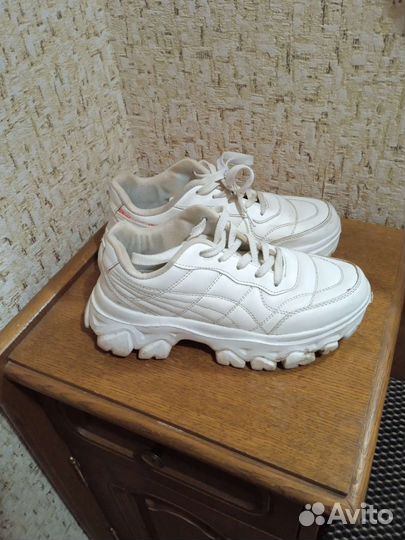 Кроссовки для девочки б/у, стельки 24,5 см