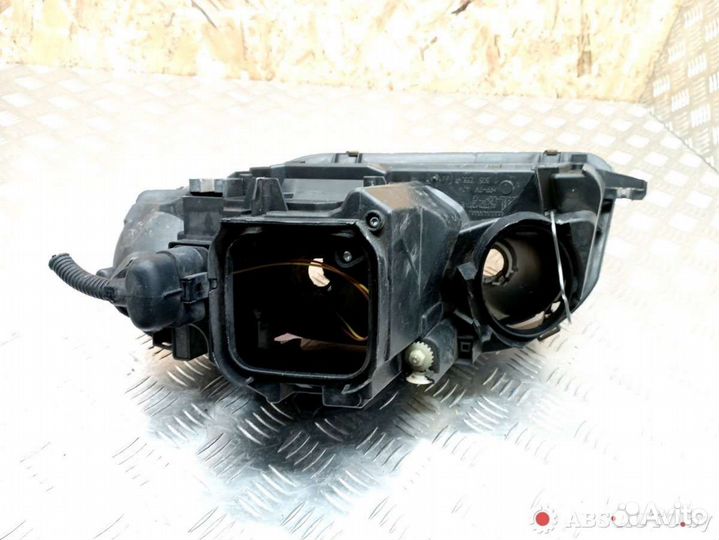 Фара правая Audi A3 8P 2004 0301206202