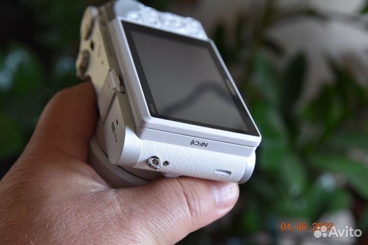 Фотоаппарат samsung nx 300 с обьективом 20-50мм