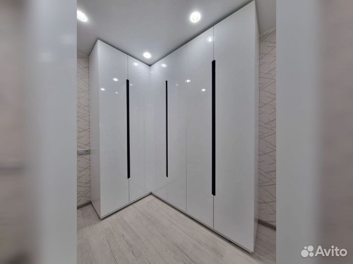 Шкаф распашной