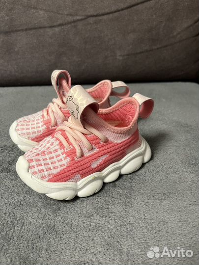 Кроссовки для девочки