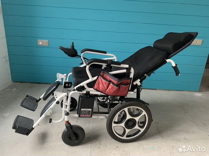 Электрическое кресло-коляска на литиевой батарее