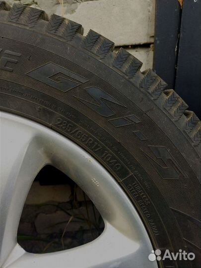 Toyo Observe GSi-5 235/65 R17