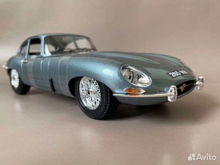 Jaguar E-type Coupe Bburago 1 :18