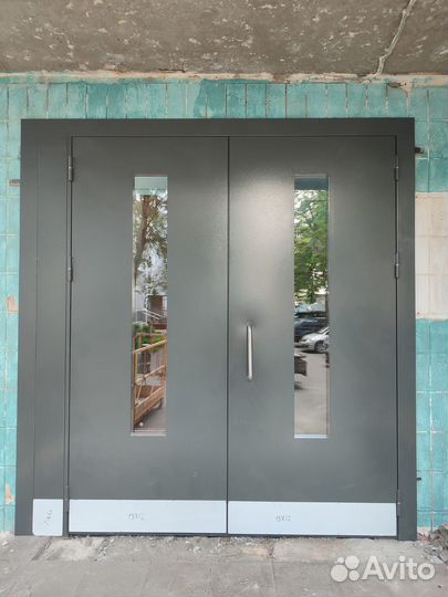 Дверь подъездная