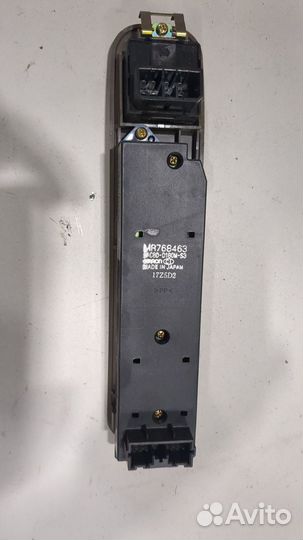 Кнопка стеклоподъемника Mitsubishi Montero Sport