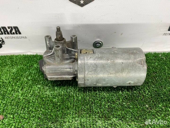 Моторчик стеклоочистителя Audi 80