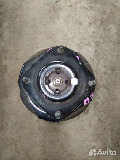 Передняя правая стойка Mazda Premacy 99 - 04 г.в