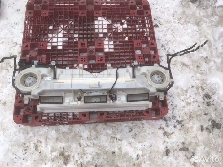 Кондиционер салона Toyota Hiace KDH201 1kdftv 2016