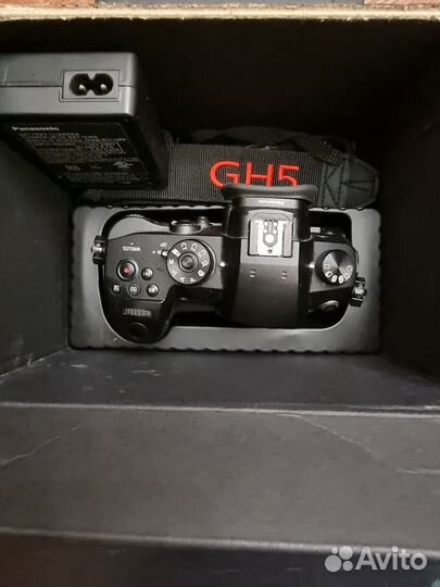 Фотоаппарат Panasonic Lumix DC-GH5 Body
