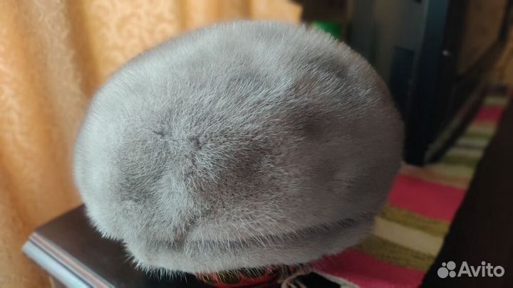 Женские меховые шапки