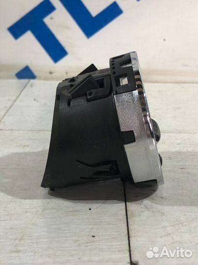 Дефлектор правый peugeot 3008 1.6 ат