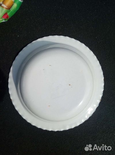 Тарелки железные, эмалированные