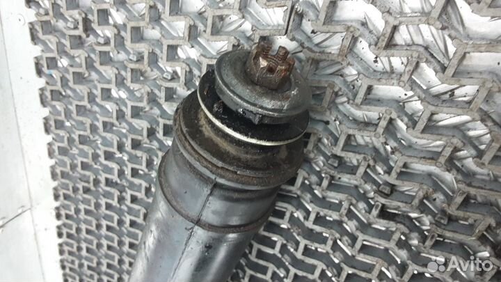 Амортизатор задний Toyota Avensis (T270) III (2008