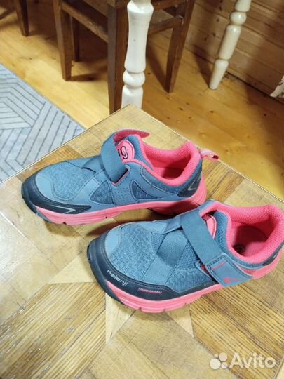 Кроссовки для девочки