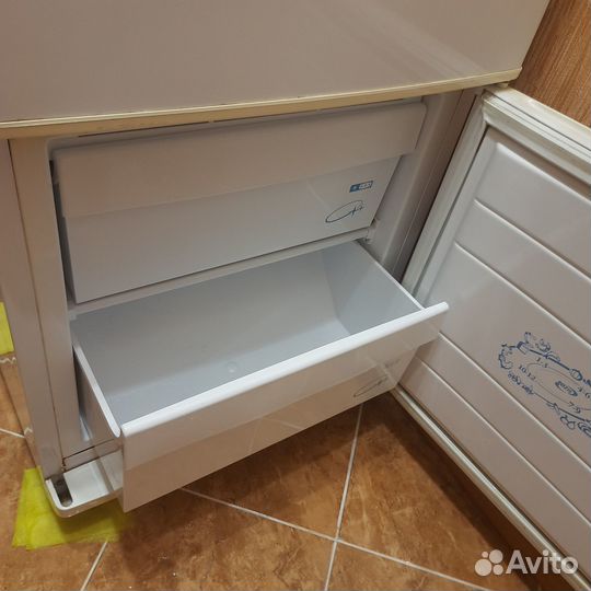 Холодильник бу pozis